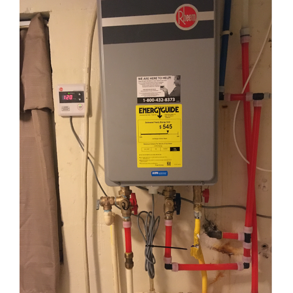 Rheem Tankless RTG-84DVLN-1 Rheem RTG - 5.1 GPM at 60° F Rise - 0.82 UEF -  Gas Tankless Water Heater - Concentric Vent